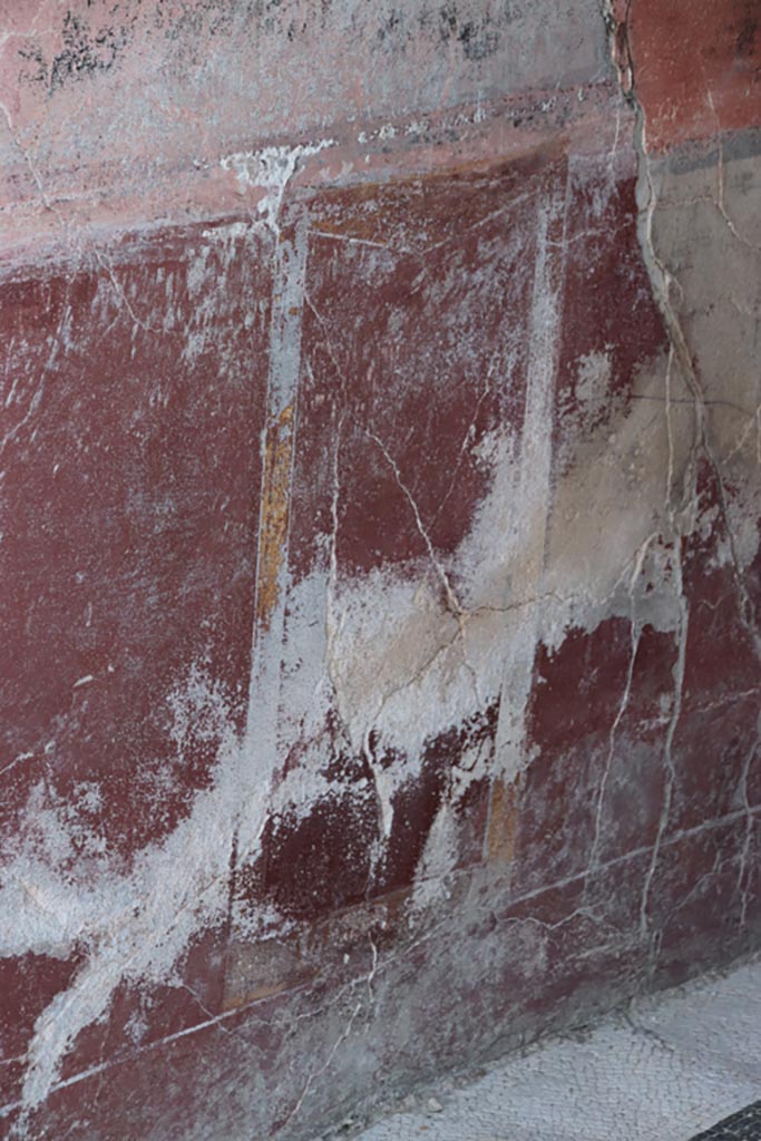 Villa San Marco, Stabiae, October 2022. 
Corridor 11, detail of painted decoration on east wall. Photo courtesy of Klaus Heese.