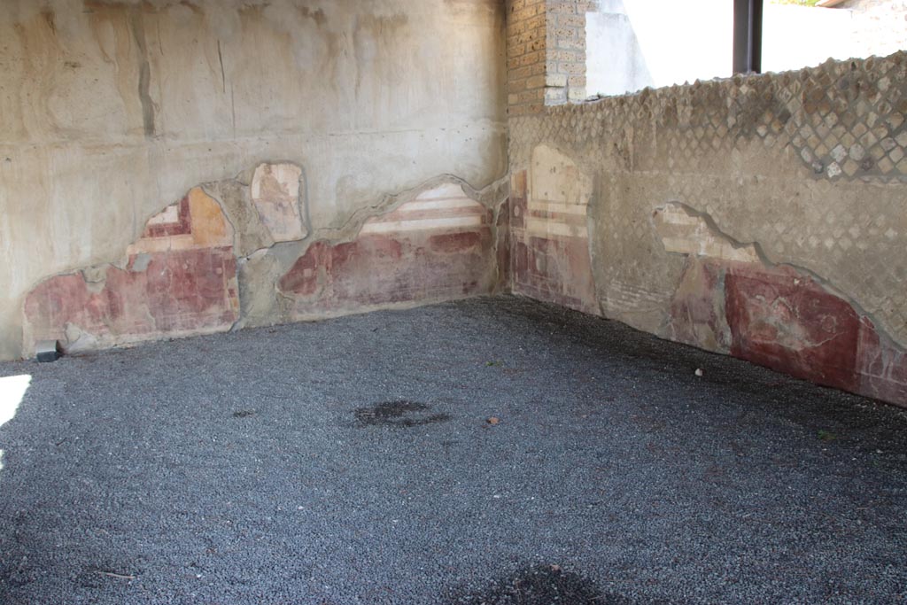 Villa San Marco, Stabiae, October 2022. 
Portico 2 east wall, on left, joining in the south-east corner with south wall of Portico 1, on right. Photo courtesy of Klaus Heese.