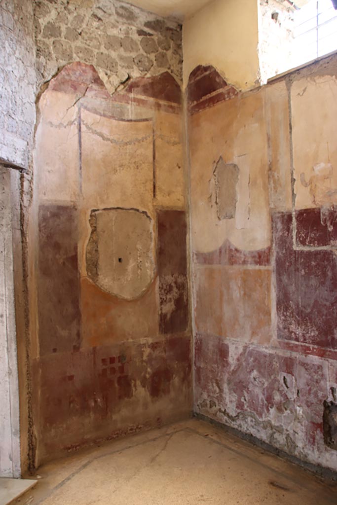 Villa San Marco, Stabiae, October 2022. 
Room 14, south-west corner. Photo courtesy of Klaus Heese.