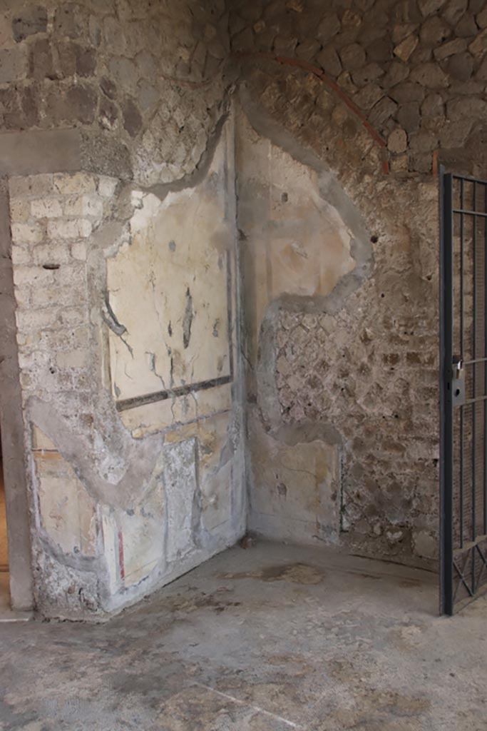 Villa San Marco, Stabiae, October 2022. 
Room 12, north side between doorways. Photo courtesy of Klaus Heese.