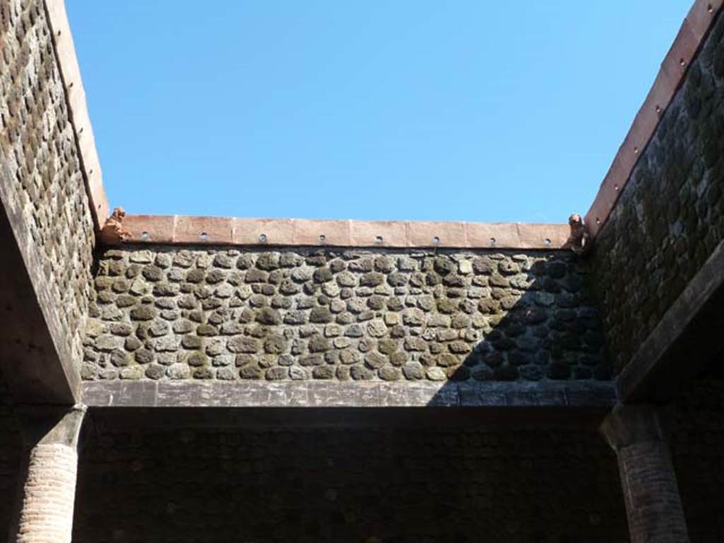 Villa San Marco, Stabiae, September 2015. Room 44, compluvium above impluvium in atrium.