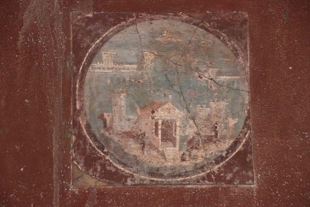 Villa San Marco, Stabiae, September 2019. Room 20, reproduction of medallion from east wall, (to the left in the above photo). 
(original now in Naples Archaeological Museum, inventory number 9408B.)