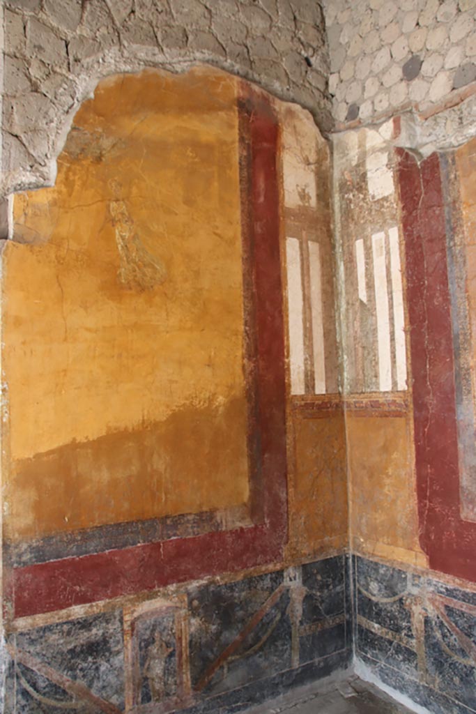 Villa San Marco, Stabiae, October 2022. 
Room 53, north-east corner of alcove on east side. Photo courtesy of Klaus Heese.
