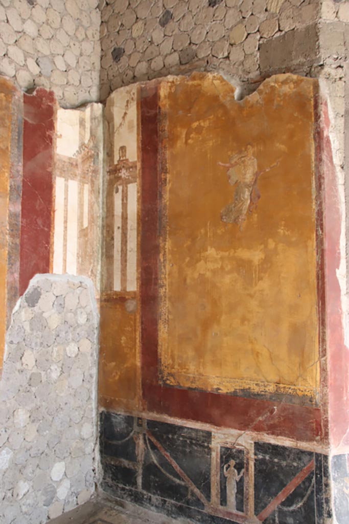 Villa San Marco, Stabiae, October 2022. 
Room 53, south-east corner of alcove and south wall. Photo courtesy of Klaus Heese.