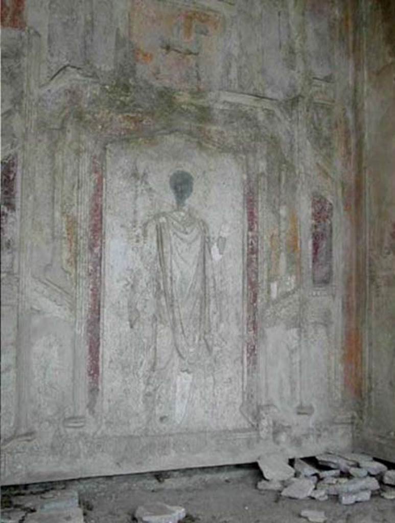 Villa San Marco, Stabiae. December 2007. Room 64, stucco relief in niche 8 showing the hunter.