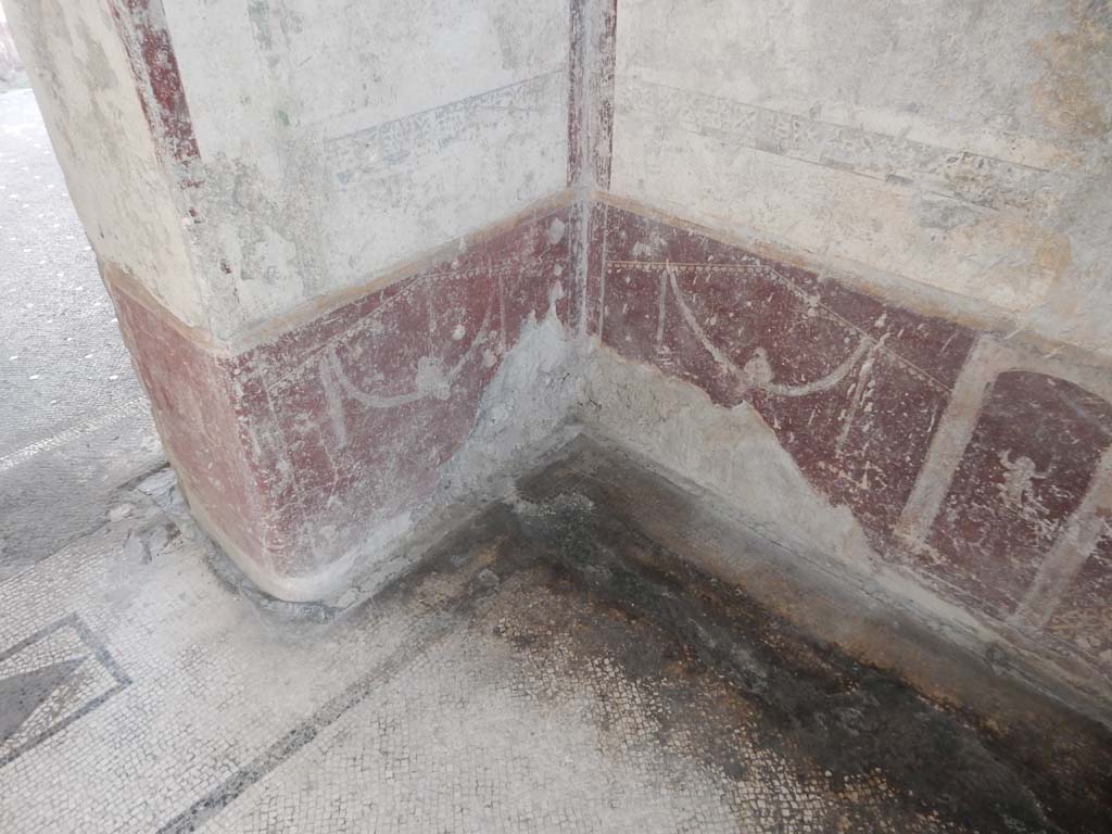 Villa San Marco, Stabiae, June 2019. Room 57, zoccolo in north-east corner. Photo courtesy of Buzz Ferebee