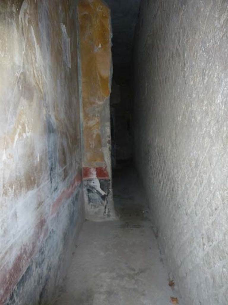 Villa San Marco, Stabiae, September 2015. Room 27, east wall with remains of painted decoration.