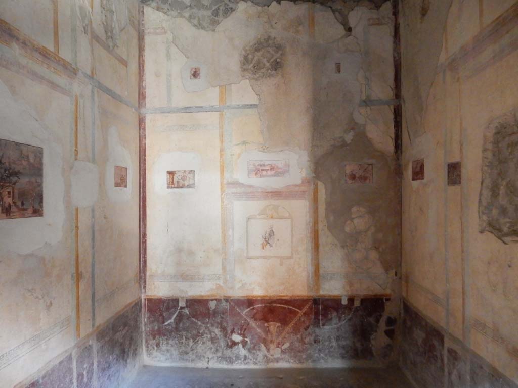 Villa San Marco, Stabiae, June 2019. Room 52, looking west from entrance doorway. Photo courtesy of Buzz Ferebee