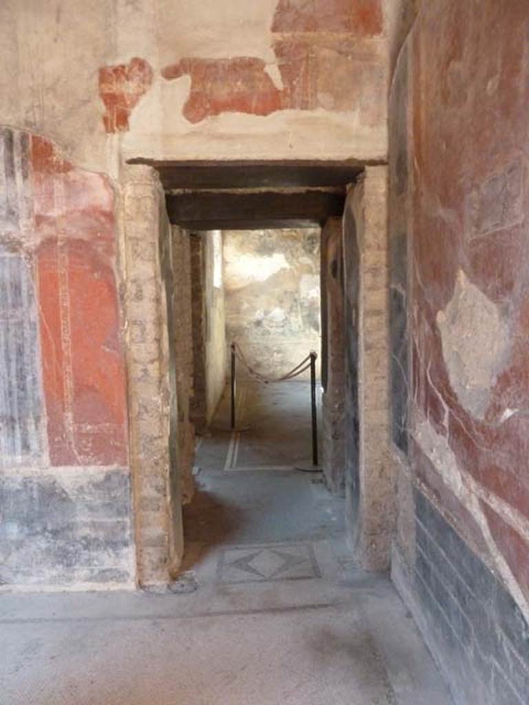 Villa San Marco, Stabiae, September 2015. 
Room 25, doorway in west wall in north-west corner, into vestibule leading to room 23.