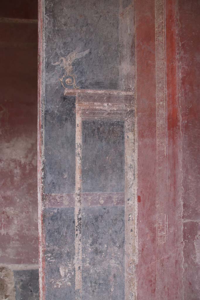 Villa San Marco, Stabiae, September 2019. 
Room 25, detail from east wall in south-east corner. Photo courtesy of Klaus Heese.