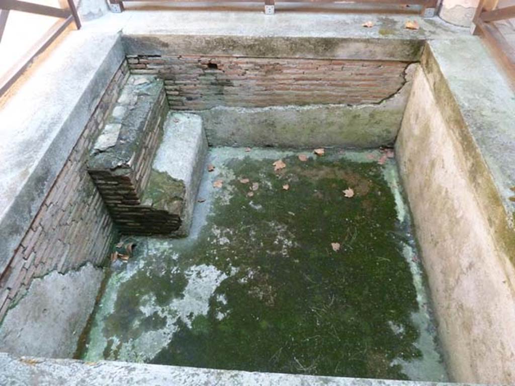 Villa San Marco, Stabiae, September 2015. Room 25, impluvium or pool.