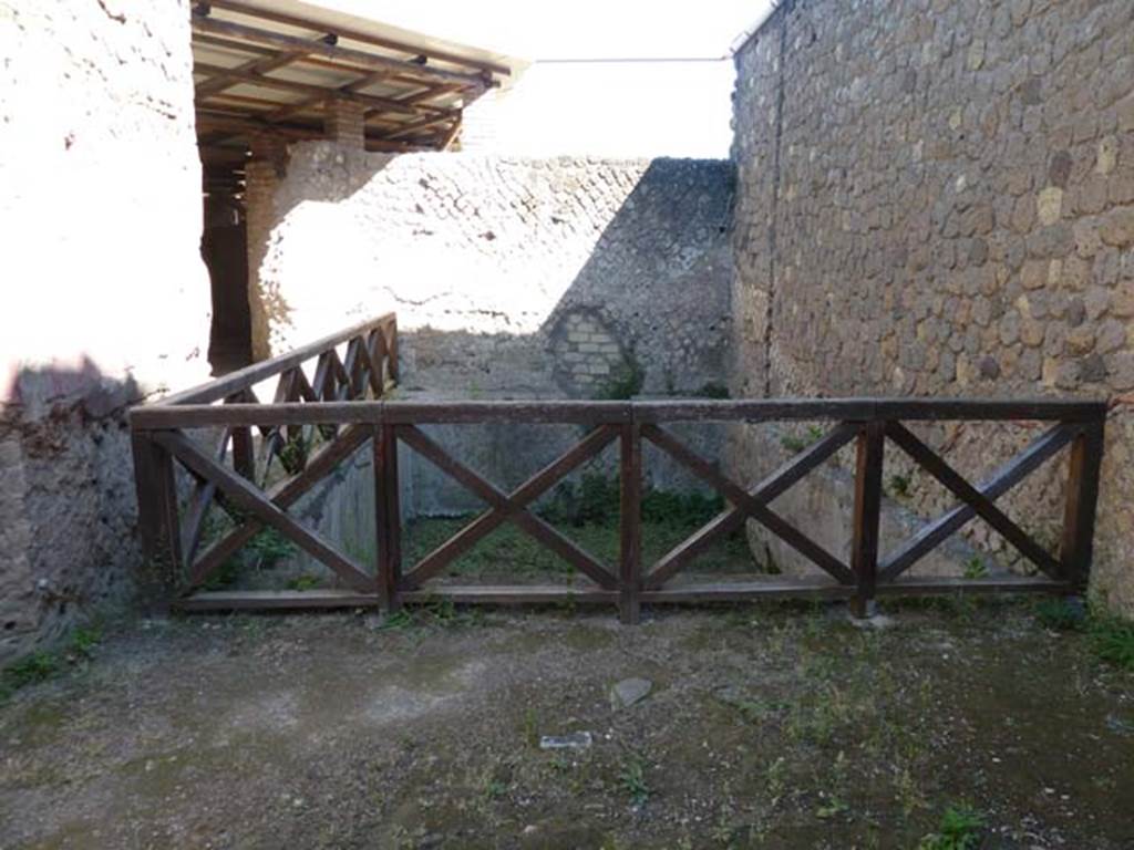 Villa San Marco, Stabiae, September 2015. Room 42a, looking north towards swimming pool.