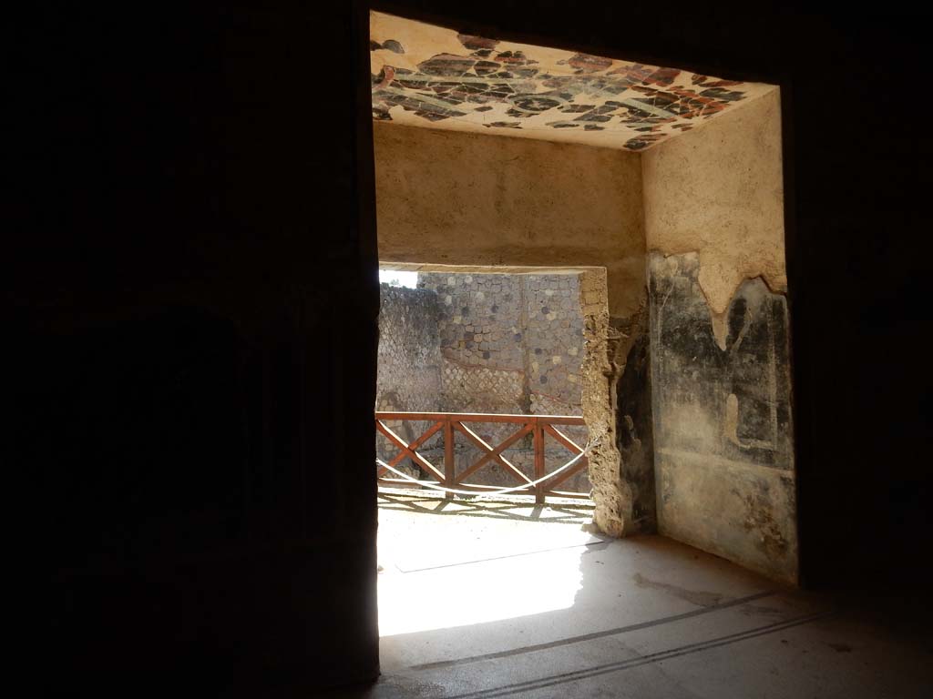 Villa San Marco, Stabiae, June 2019. Room 35, looking through square alcove in anteroom towards pool. 
Photo courtesy of Buzz Ferebee
