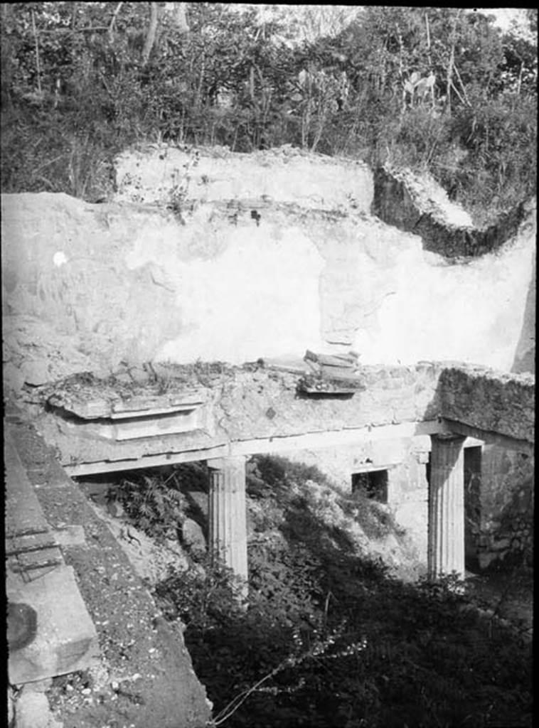 Villa of Mysteries, Pompeii. Looking north-east into unexcavated area, at east end of colonnade.  Photo by permission of the Institute of Archaeology, University of Oxford. File name instarchbx202im 042. Source ID. 44513.
