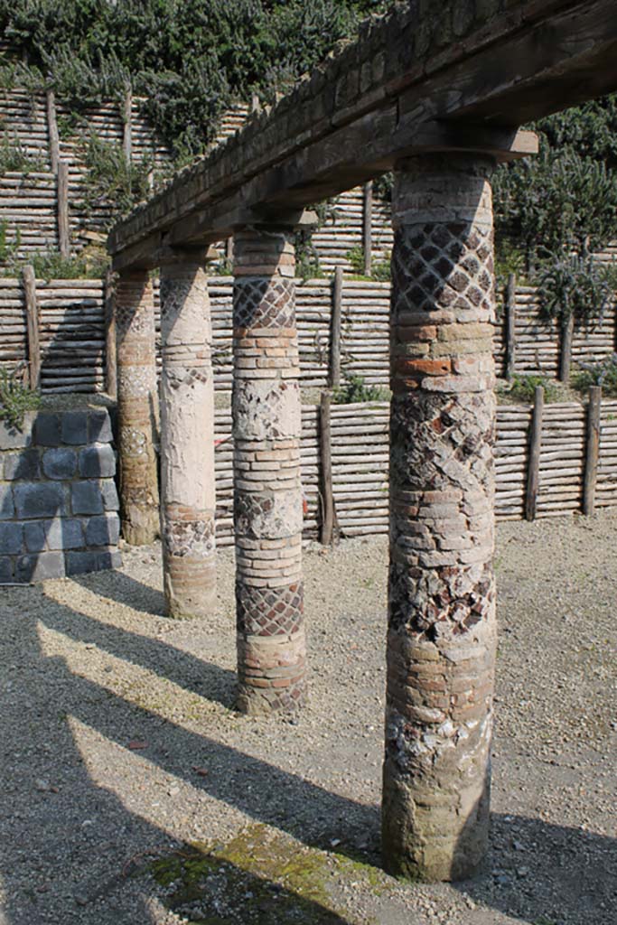 Villa of Mysteries, Pompeii. November 2017. Smaller colonnade at east end. 
Foto Annette Haug, ERC Grant 681269 DÉCOR.