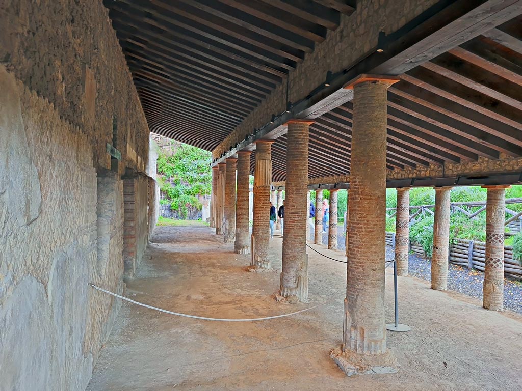 Villa of Mysteries, Pompeii. November 2023. 
Large colonnade, looking east from near room 45. Photo courtesy of Giuseppe Ciaramella.