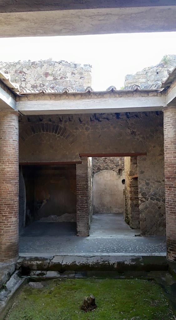Villa of Mysteries, Pompeii. c.2015-2017.
Looking towards east side of room 62, with doorways to rooms 42 and 43. 
Photo courtesy of Giuseppe Ciaramella.