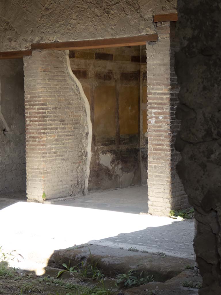 Villa of Mysteries, Pompeii. September 2017. Looking towards north wall of room 42.
Foto Annette Haug, ERC Grant 681269 DÉCOR.