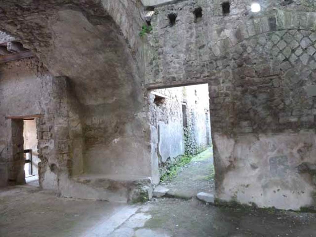 Villa of Mysteries, Pompeii. May 2010. Looking north across entrance and vestibule room 66, to corridor to servants’ lodgings.