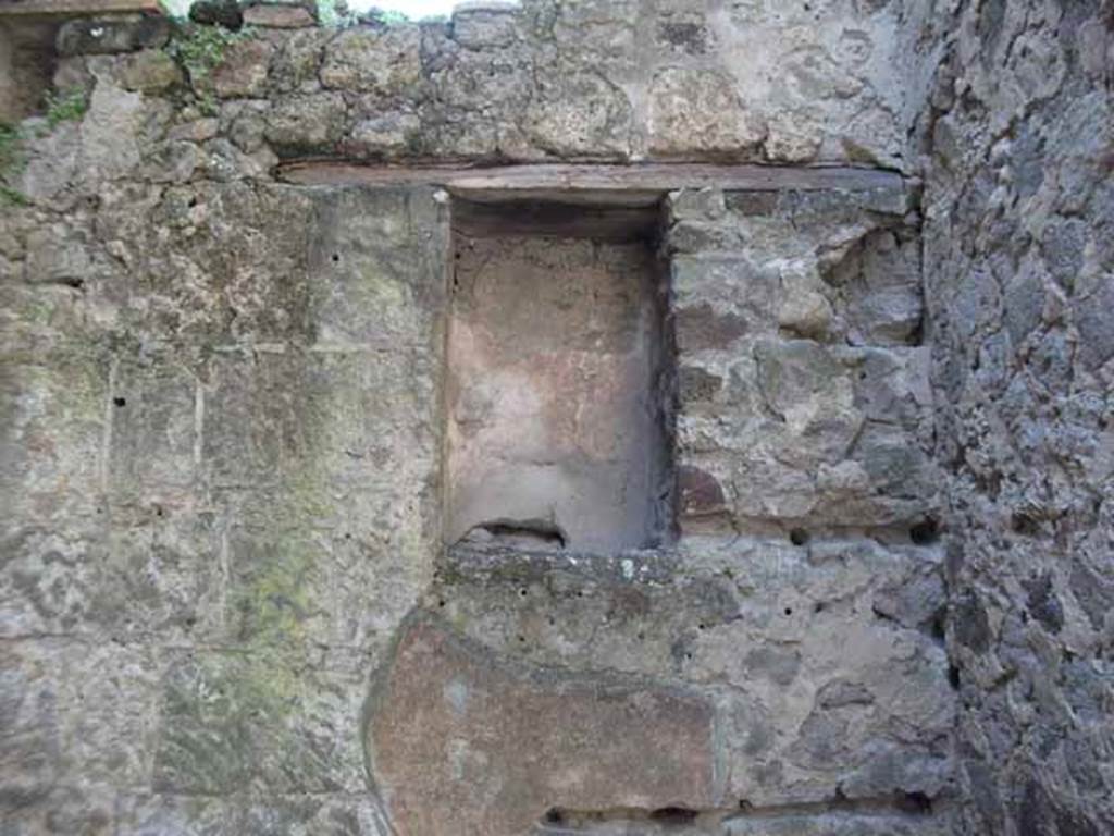 Villa of Mysteries, Pompeii. May 2010.  Niche in south-west corner on south wall.