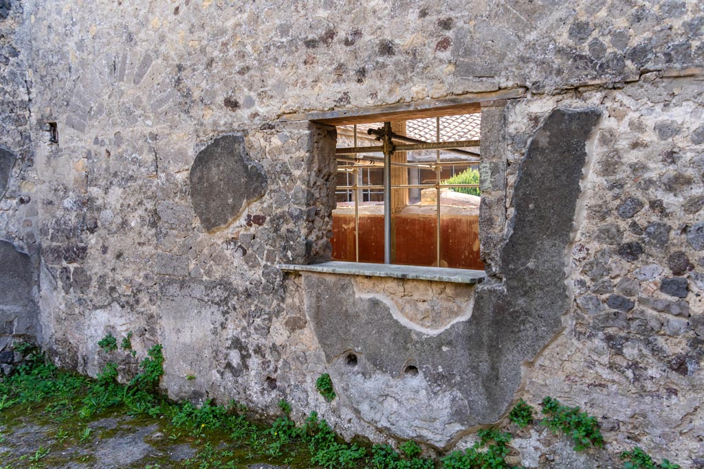 Villa of Mysteries, Pompeii. October 2023. 
Room 26, looking towards south wall with window onto portico of Peristyle D. Photo courtesy of Johannes Eber.