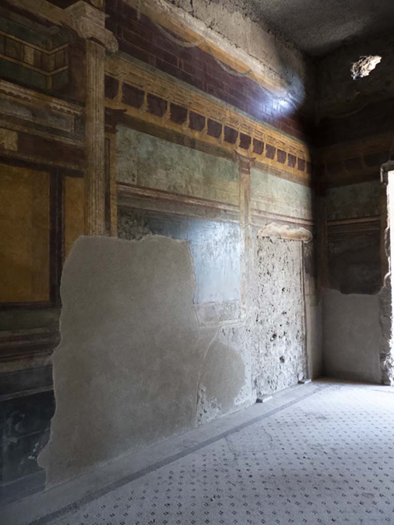 Villa of Mysteries, Pompeii. September 2017. Room 6, east wall in south-east corner. 
Foto Annette Haug, ERC Grant 681269 DÉCOR.