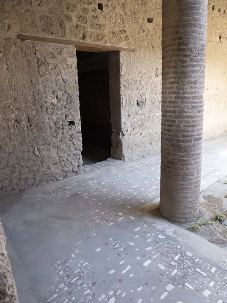 Villa of Mysteries, Pompeii. September 2017. Room 8, on north side of room 62.
Foto Annette Haug, ERC Grant 681269 DÉCOR.