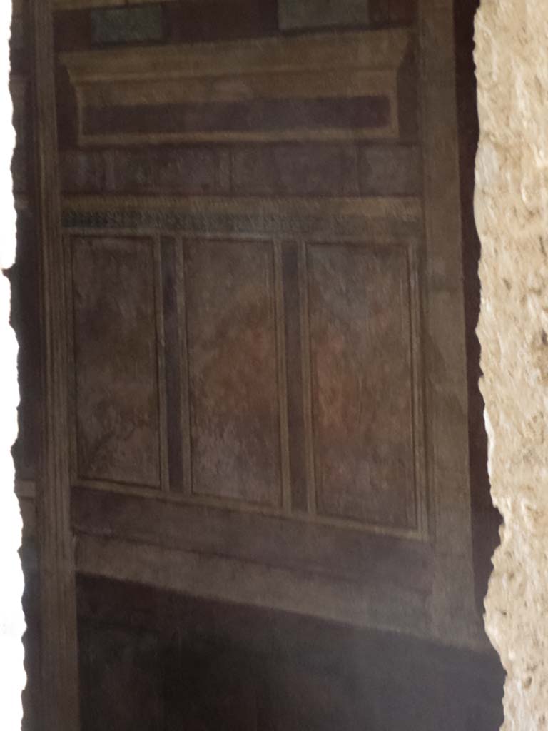 Villa of Mysteries, Pompeii. September 2017. Room 8, looking towards east wall through doorway.
Foto Annette Haug, ERC Grant 681269 DÉCOR.
