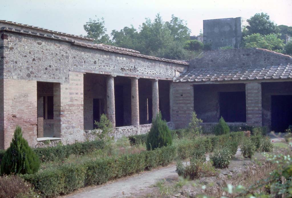 Villa dei Misteri, Pompeii. August 1976. Looking east along south side, from south-west corner (and roadway).
The window in the south wall of room 9 is on the left. Photo courtesy of Rick Bauer, from Dr George Fay’s slides collection.