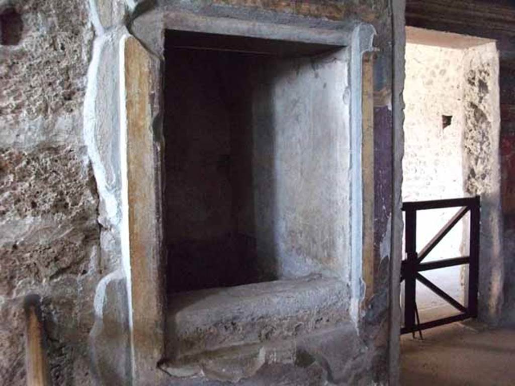 Villa of Mysteries, Pompeii. May 2010. Room 4, cubiculum with double alcove. Recess in north-west corner and doorway to room 2, tablinum.