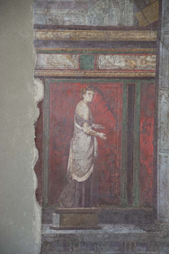 Villa of Mysteries, Pompeii. November 2017. Room 4, wall painting of a priestess, on east wall.
Foto Annette Haug, ERC Grant 681269 DÉCOR.