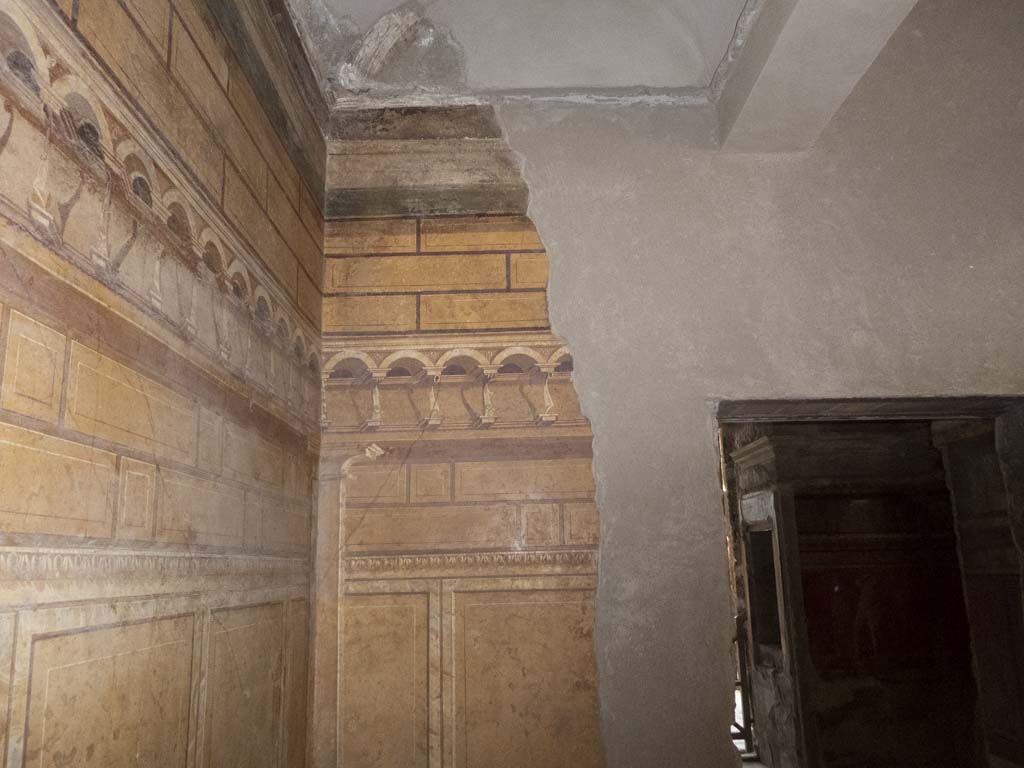 Villa of Mysteries, Pompeii. September 2017. Room 3, upper west wall in south-west corner, with doorway to room 4, on right.  
Foto Annette Haug, ERC Grant 681269 DÉCOR.