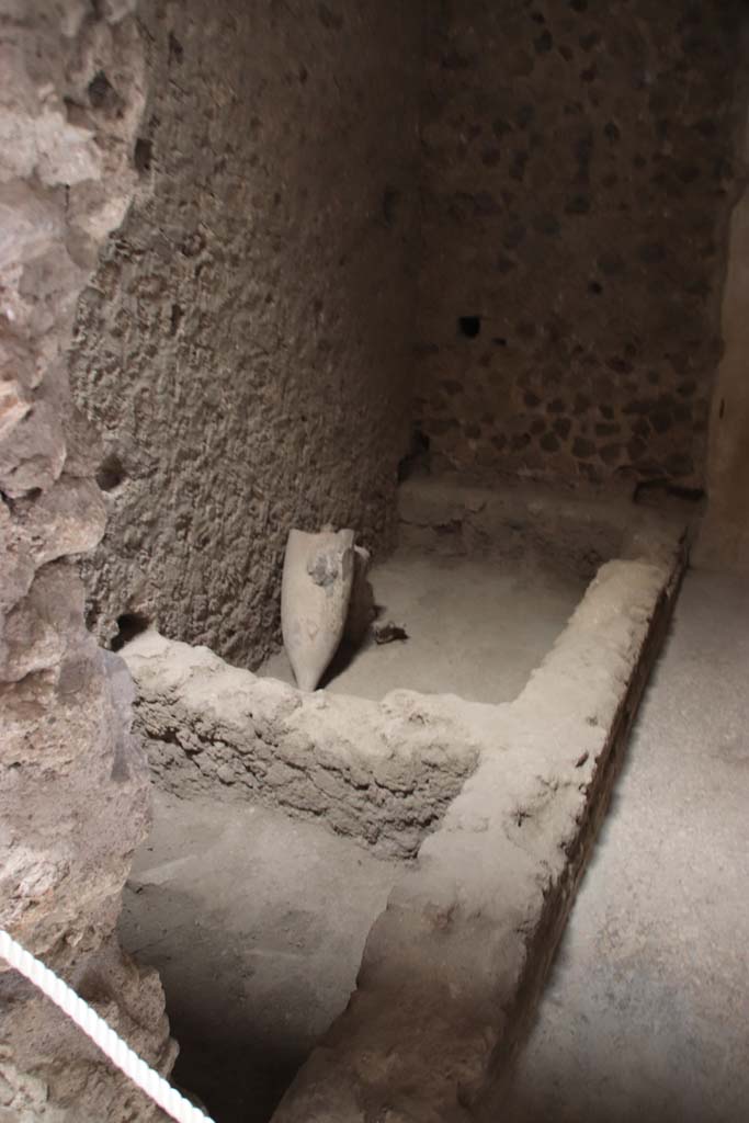 Villa of Mysteries, Pompeii. September 2021. 
Room 18, looking through doorway. Photo courtesy of Klaus Heese.