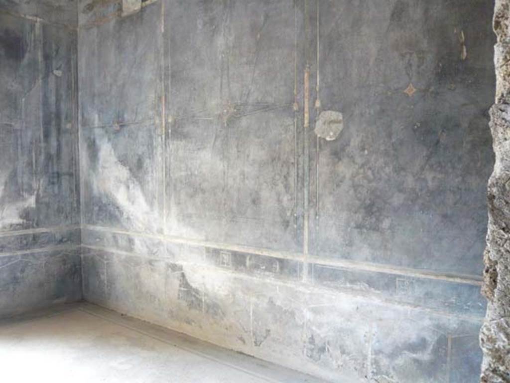 Villa of Mysteries, Pompeii. May 2012. Room 2, tablinum, looking west along north wall. Photo courtesy of Buzz Ferebee.