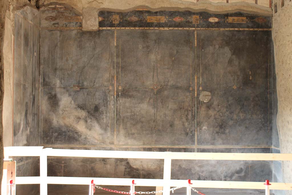 Villa of Mysteries, Pompeii. November 2017. Room 2, north wall.
Foto Annette Haug, ERC Grant 681269 DÉCOR.