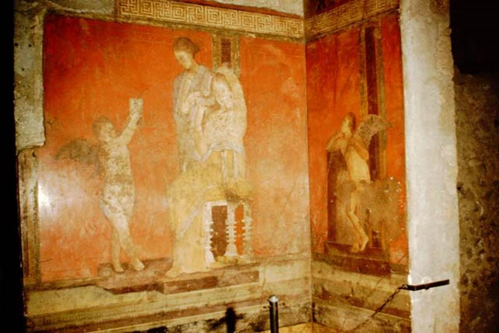 Villa of Mysteries, Pompeii. 1957. Room 5, detail from south-west corner. Photo by Stanley A. Jashemski.
Source: The Wilhelmina and Stanley A. Jashemski archive in the University of Maryland Library, Special Collections (See collection page) and made available under the Creative Commons Attribution-Non Commercial License v.4. See Licence and use details.
J57f0379