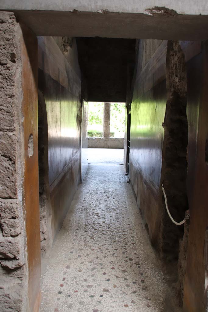 Villa of Mysteries, Pompeii. September 2021. 
Corridor F2, looking north to portico P4. Photo courtesy of Klaus Heese.