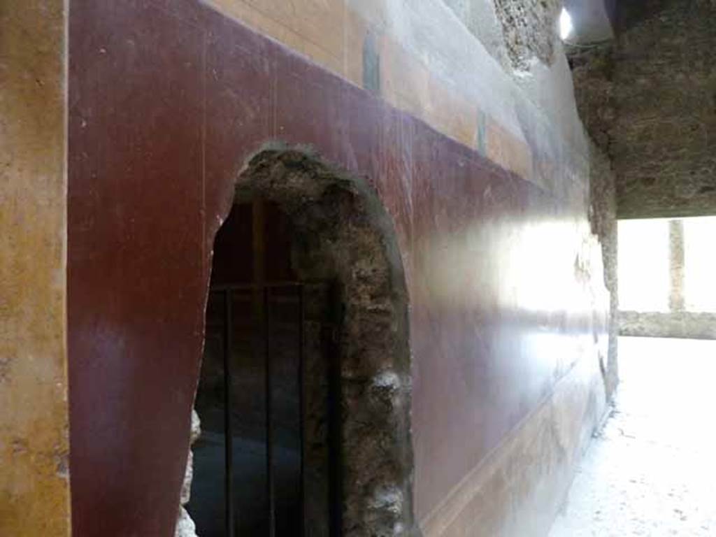 Villa of Mysteries, Pompeii. May 2010. Corridor F2, west wall, looking north into room 15 and towards portico P4.