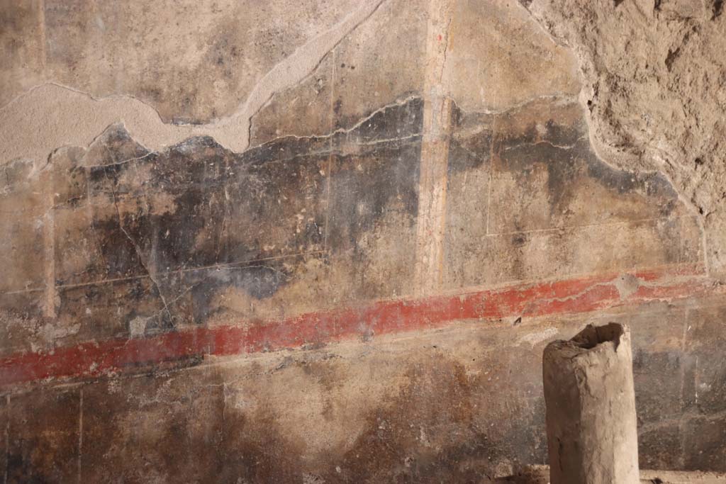 Villa Regina, Boscoreale. September 2021. 
Room Vbis, detail of remaining painted decoration on south wall of cubiculum. Photo courtesy of Klaus Heese.