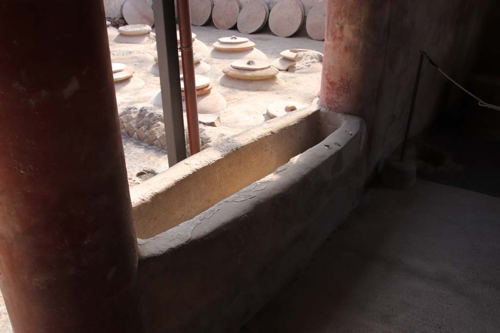 Villa Regina, Boscoreale. September 2021. 
Room I, trough between pillars in south-east corner near cistern area V. Photo courtesy of Klaus Heese.