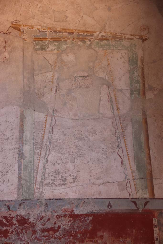 Villa Regina, Boscoreale. September 2021. 
Room IV, detail from upper east wall. Photo courtesy of Klaus Heese.