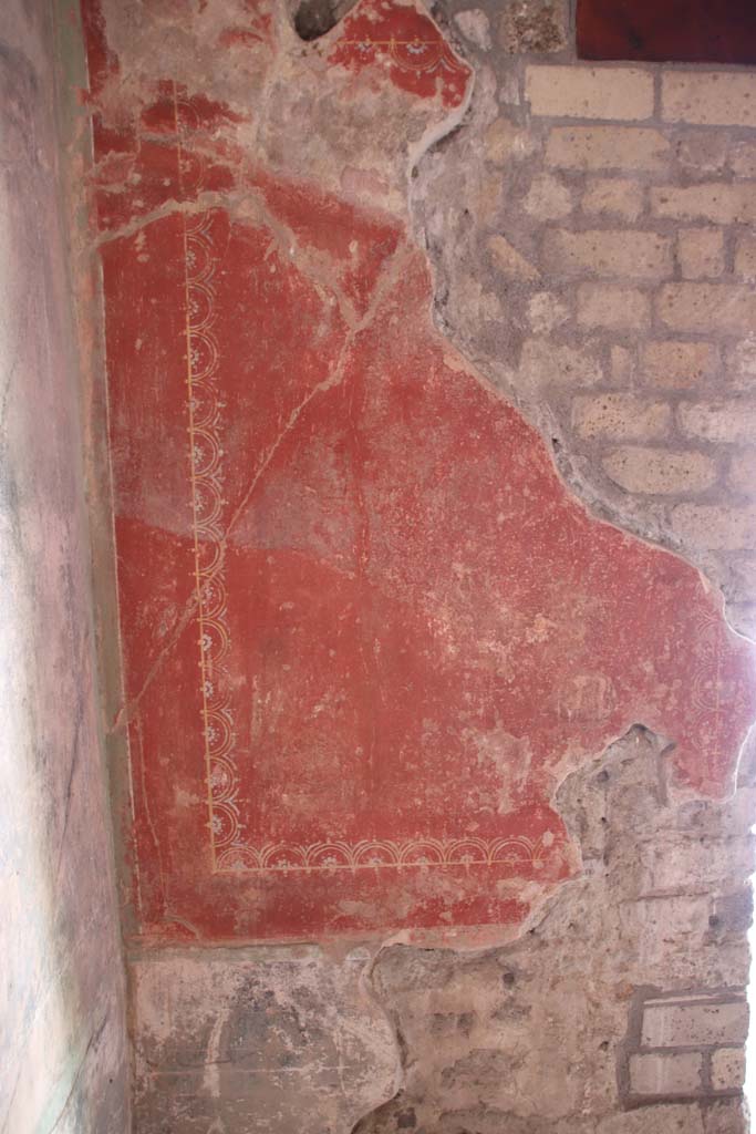 Villa Regina, Boscoreale. September 2021. 
Room IV, detail of panel on south wall in south-east corner of triclinium. Photo courtesy of Klaus Heese.