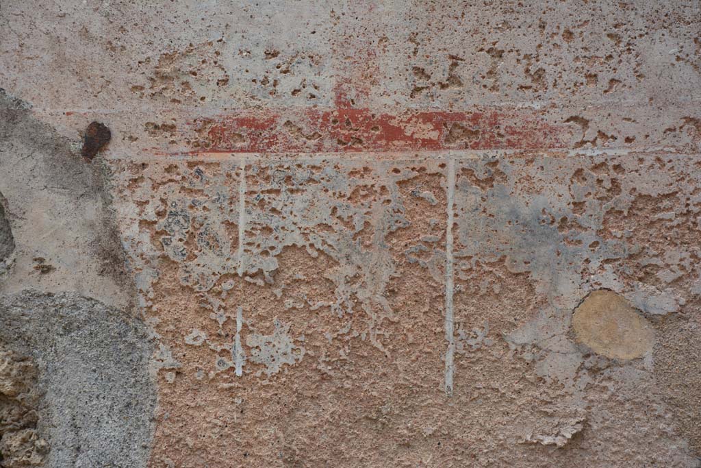 Unnamed vicolo between IX.5 and IX.6. May 2017. Detail of remaining painted stucco decoration on exterior front facade.
Foto Christian Beck, ERC Grant 681269 DÉCOR.
