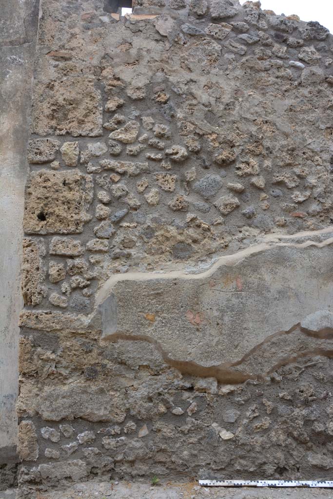 Unnamed vicolo between IX.5 and IX.6. May 2017. North side of roadway, lower front façade of IX.5.16.
Foto Christian Beck, ERC Grant 681269 DÉCOR.