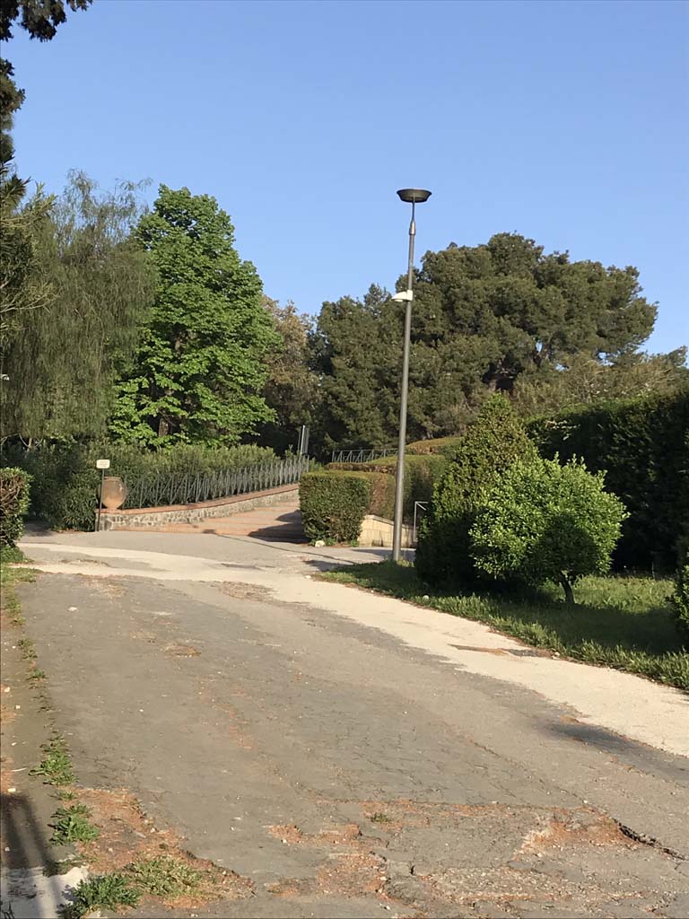 Pompeii, near Piazza Esedra/Via Porta Marina Inferiore, April 2019.
Slope, now leading to entrance at Porta Marina. Photo courtesy of Rick Bauer.