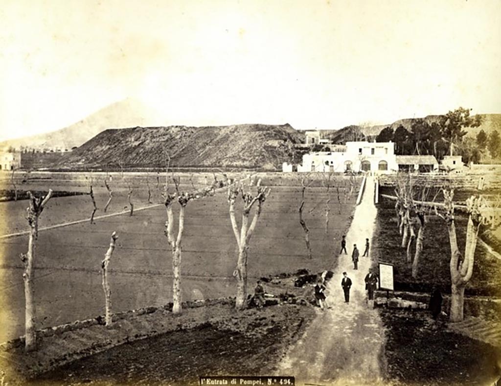 Entrance to Pompeii from railway station, towards Hotel Diomedes.
Photograph No. 494, by Roberto Rive (18..-1889). Public domain, via Wikimedia Commons.