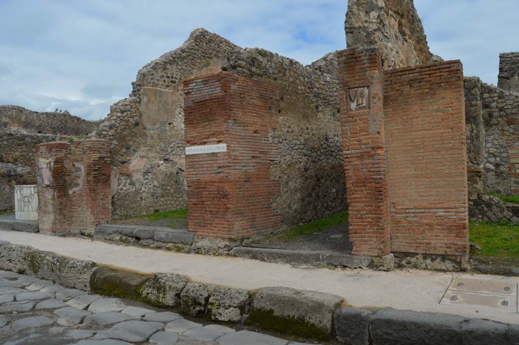 Via Stabiana, Pompeii. December 2018. Looking north along east side, from IX.1.5, centre right. 
Foto Taylor Lauritsen, ERC Grant 681269 DÉCOR.