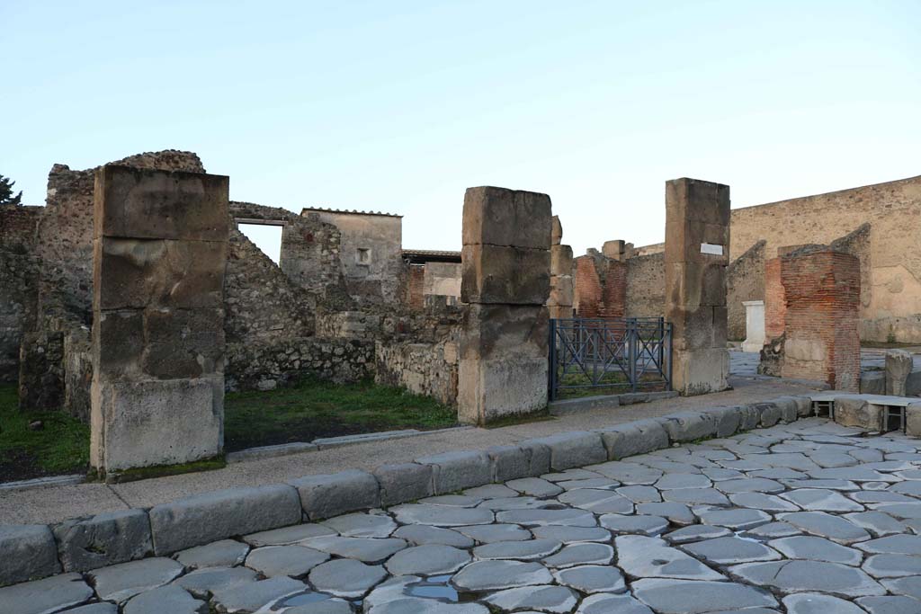 Via Stabiana, Pompeii. December 2018. 
Looking north towards VIII.4.18 and VIII.4.17a, on west side of junction with Via dell’Abbondanza at Holconius’ crossroads.
Photo courtesy of Aude Durand.