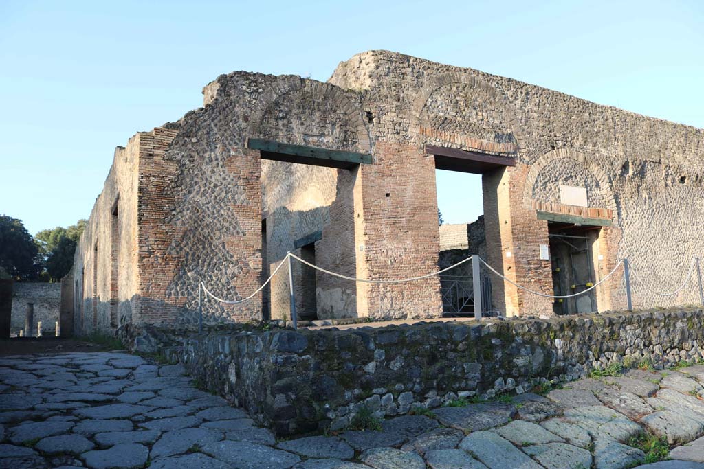 Via Stabiana, west side, Pompeii. December 2018. 
Looking west to entrances, with VIII.7.16, on left, and VIII.7.17, 18 and 19, centre and right. Photo courtesy of Aude Durand.