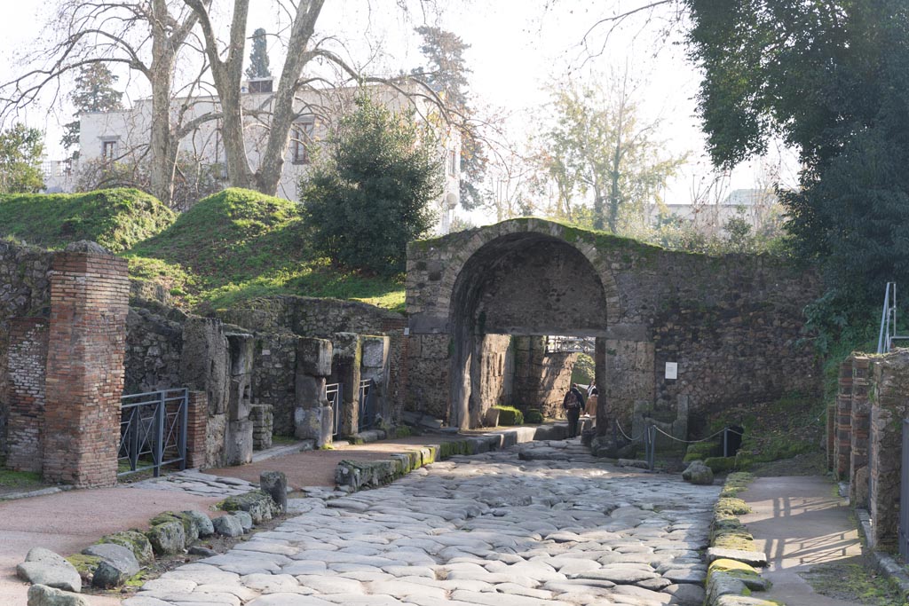 Via Stabiana, Pompeii. January 2023. 
Looking south towards Stabian gate, with I.1, on left and VIII.7, on right. Photo courtesy of Johannes Eber.